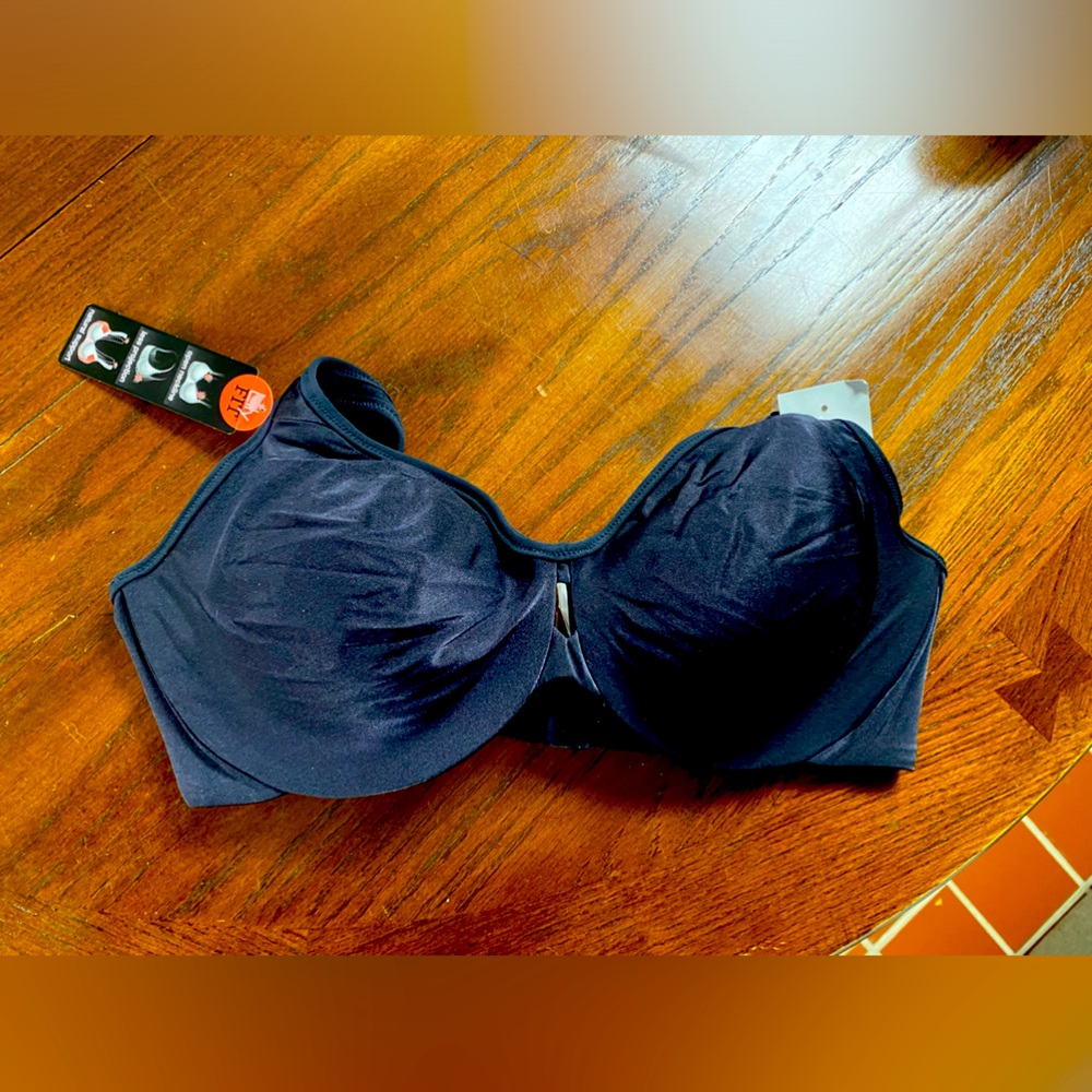 Lilyette bra black size 40C. NWT